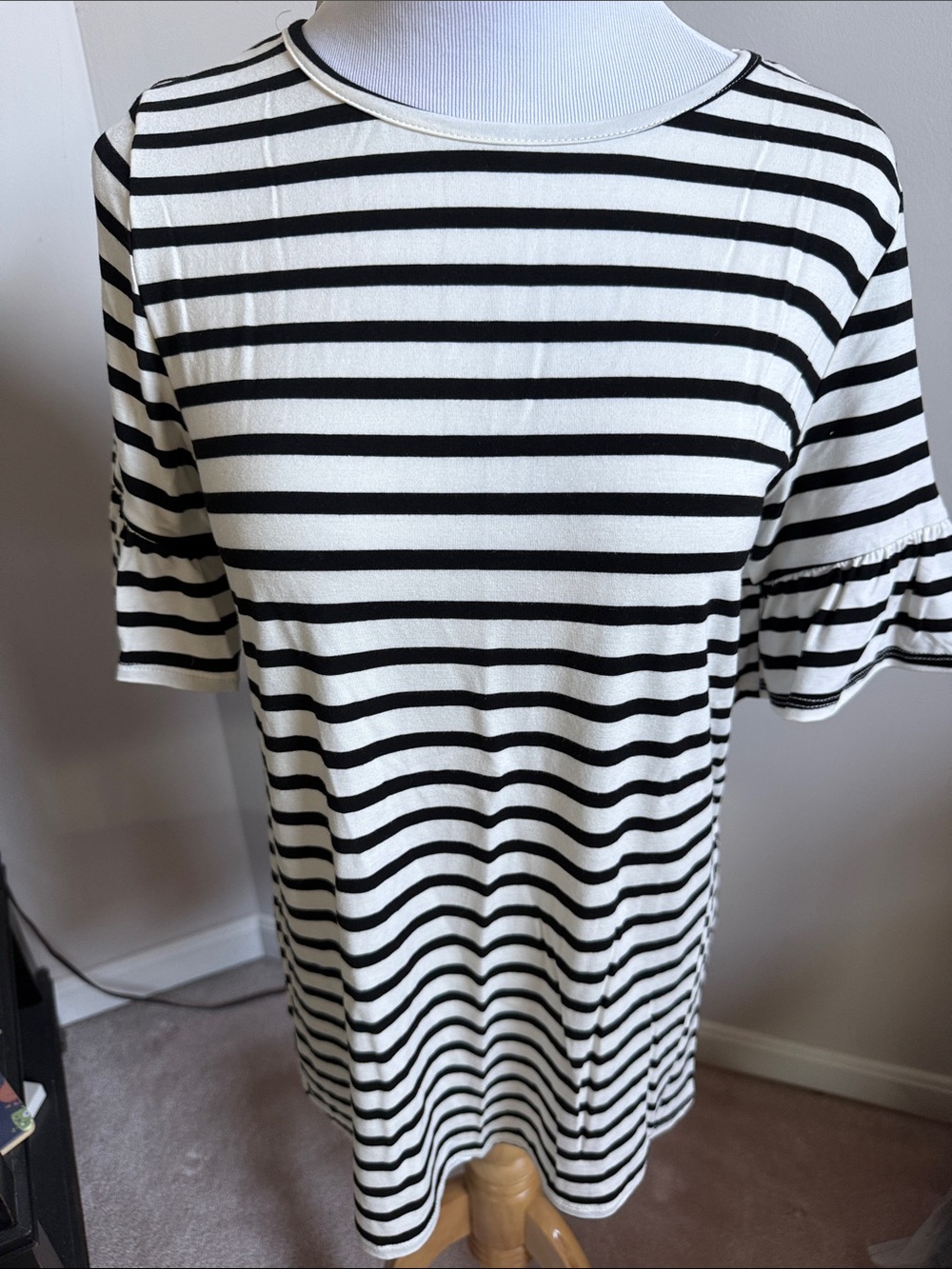 Les Amis Black & White Striped Short Sleeve Women's Top